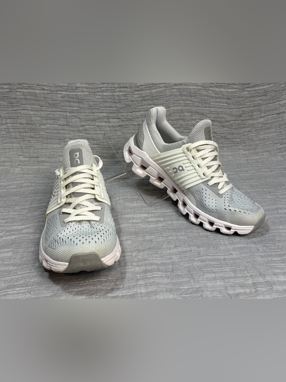 On Cloud Womens Cloudswift Running Shoes